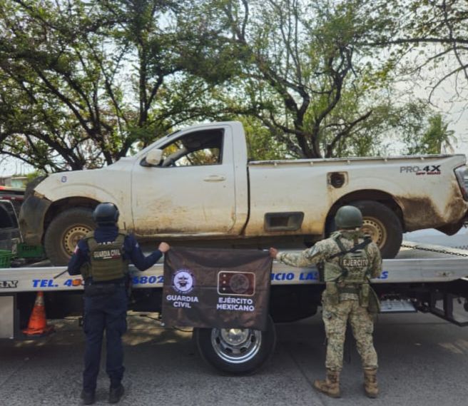 Aseguradas cuatro armas largas y tres vehículos, uno con blindaje, en Apatzingán: SSP