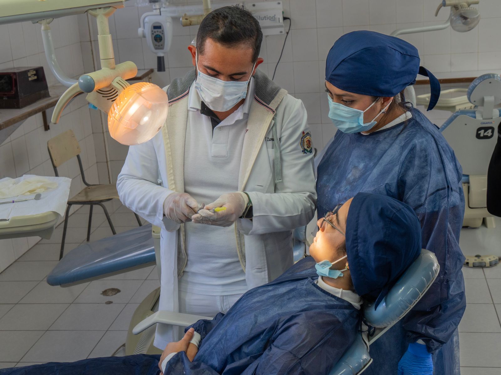 Banco de pacientes de la Facultad de Odontología de la UMSNH, abierto a toda la población Banco de pacientes de la Facultad de Odontología de la UMSNH, abierto a toda la población