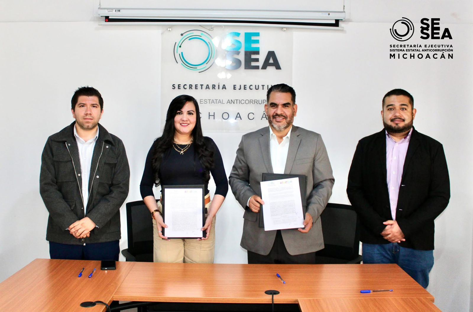 La SESEA y el Ayuntamiento de Acuitzio del Canje, firman convenio para garantizar colaboración anticorrupción La SESEA y el Ayuntamiento de Acuitzio del Canje, firman convenio para garantizar colaboración anticorrupción