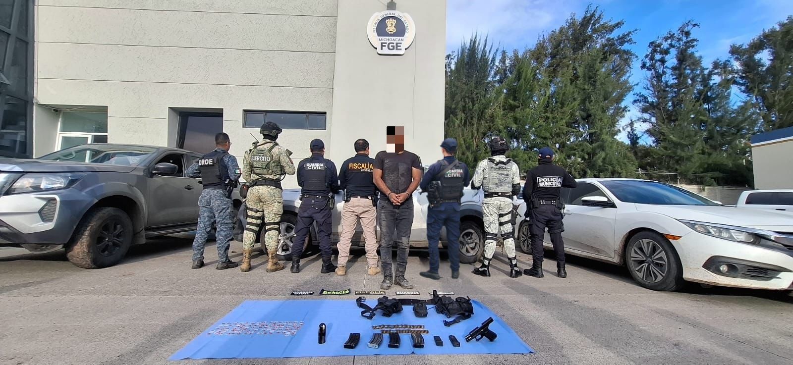 Un detenido en Álvaro Obregón, aseguran tres vehículos y armamento: SSP Un detenido en Álvaro Obregón, aseguran tres vehículos y armamento: SSP
