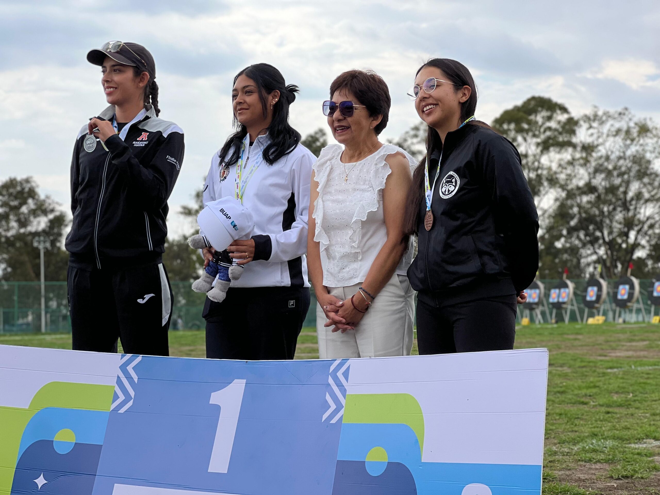 UMSNH hace historia, nicolaitas alcanzan 24 medallas en la Universiada Nacional UMSNH hace historia, nicolaitas alcanzan 24 medallas en la Universiada Nacional