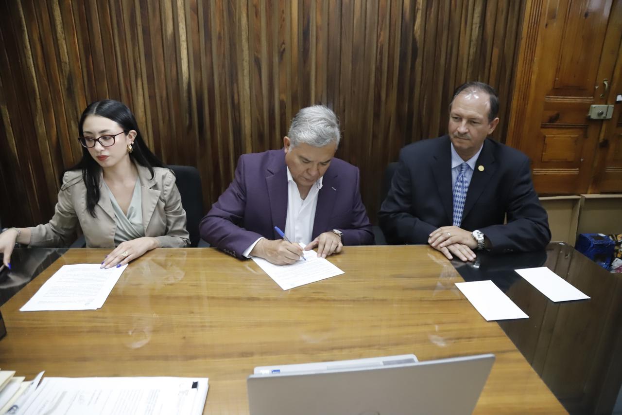 Congreso del Estado y ECOCE A.C., firman convenio de colaboración en pro del reciclaje Congreso del Estado y ECOCE A.C., firman convenio de colaboración en pro del reciclaje