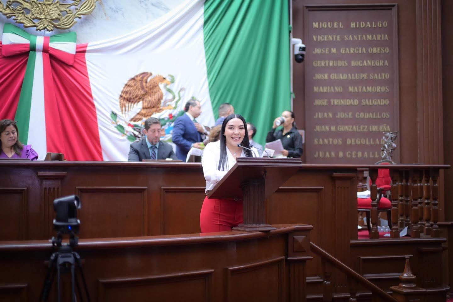 Adriana Campos Huirache propone herramientas tecnológicas para combatir la extorsión en Michoacán Adriana Campos Huirache propone herramientas tecnológicas para combatir la extorsión en Michoacán