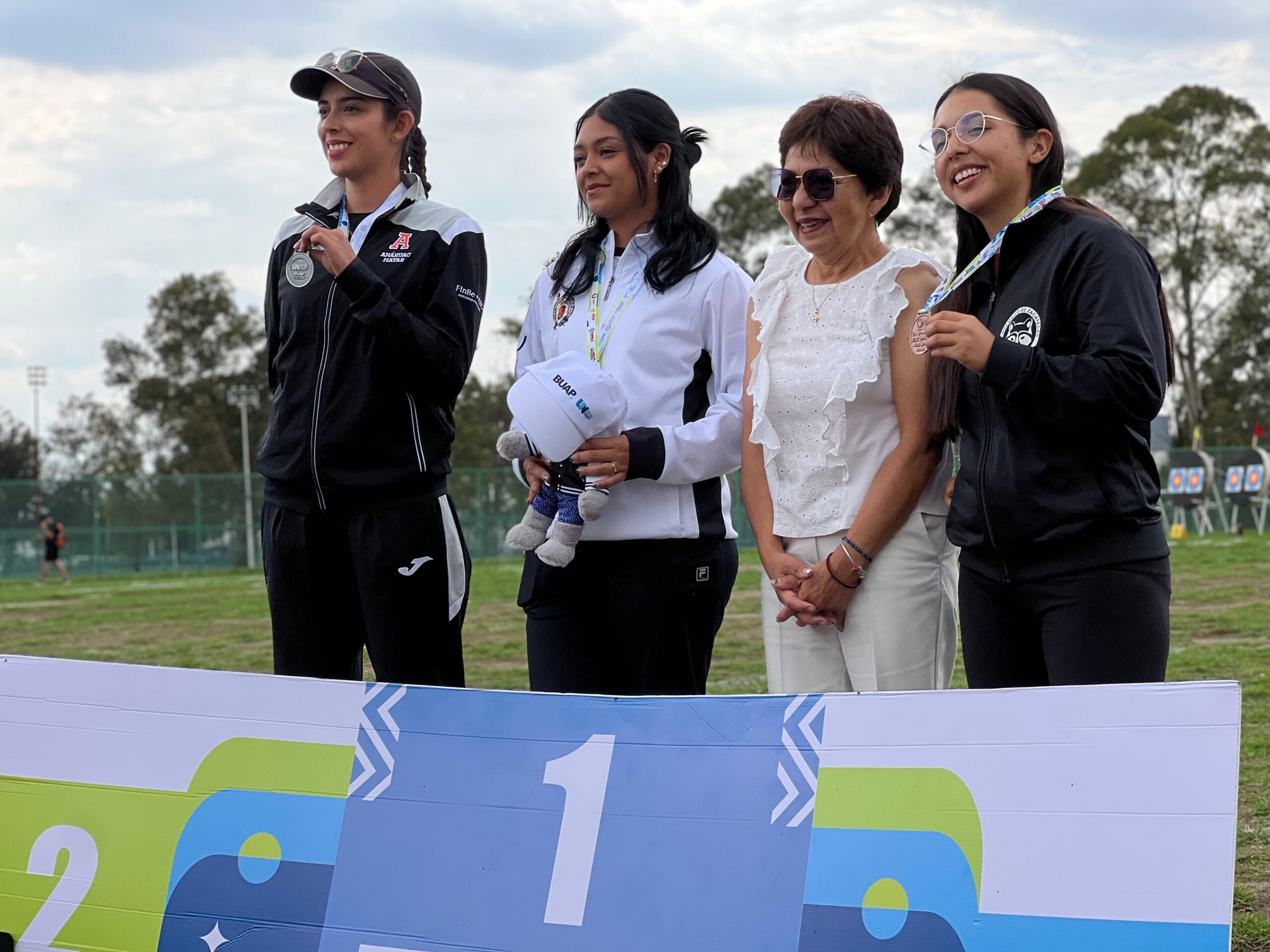 Los nicolaitas Sarah Silva y Oscar Vasquez son seleccionados nacionales para los Juegos Mundiales Universitarios Los nicolaitas Sarah Silva y Oscar Vasquez son seleccionados nacionales para los Juegos Mundiales Universitarios