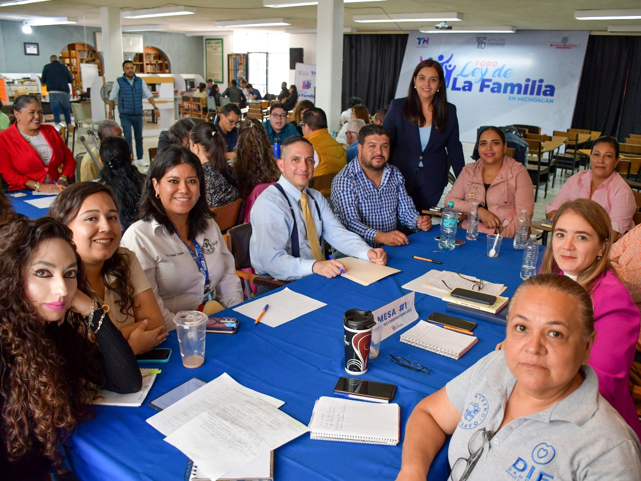 Tere Herrera realizó el tercer foro para la construcción de la Ley de Familia en Michoacán Tere Herrera realizó el tercer foro para la construcción de la Ley de Familia en Michoacán