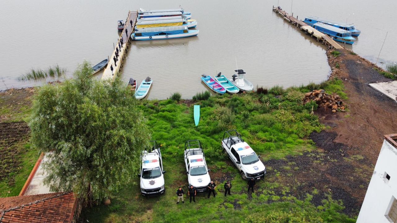 Con drones y lanchas, SSP vigila el lago de Pátzcuaro Con drones y lanchas, SSP vigila el lago de Pátzcuaro