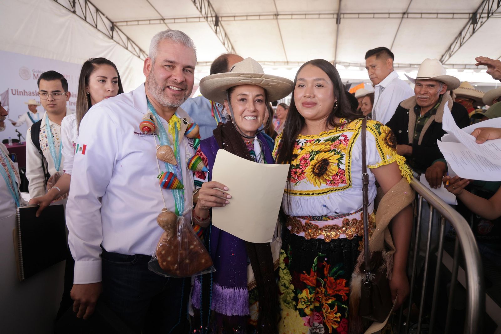 Sheinbaum da justicia social a 370 comunidades indígenas de Michoacán: ARB Sheinbaum da justicia social a 370 comunidades indígenas de Michoacán: ARB