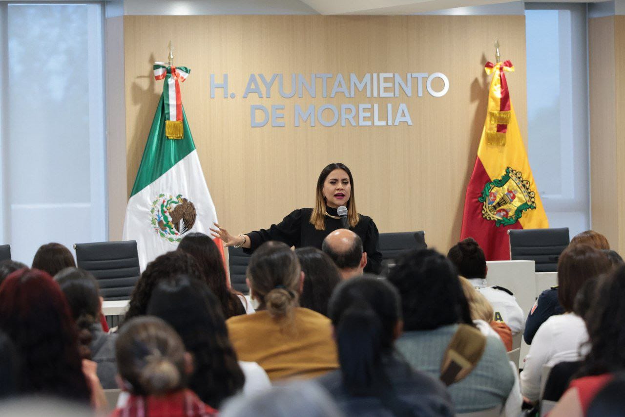 Gobierno de Alfonso Martínez presentó charla de Olimpia Coral contra violencia digital Gobierno de Alfonso Martínez presentó charla de Olimpia Coral contra violencia digital
