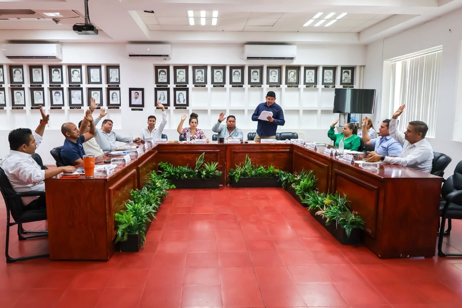 En Lázaro Cárdenas aprueban convocatoria para Premio a la Juventud 2025 En Lázaro Cárdenas aprueban convocatoria para Premio a la Juventud 2025