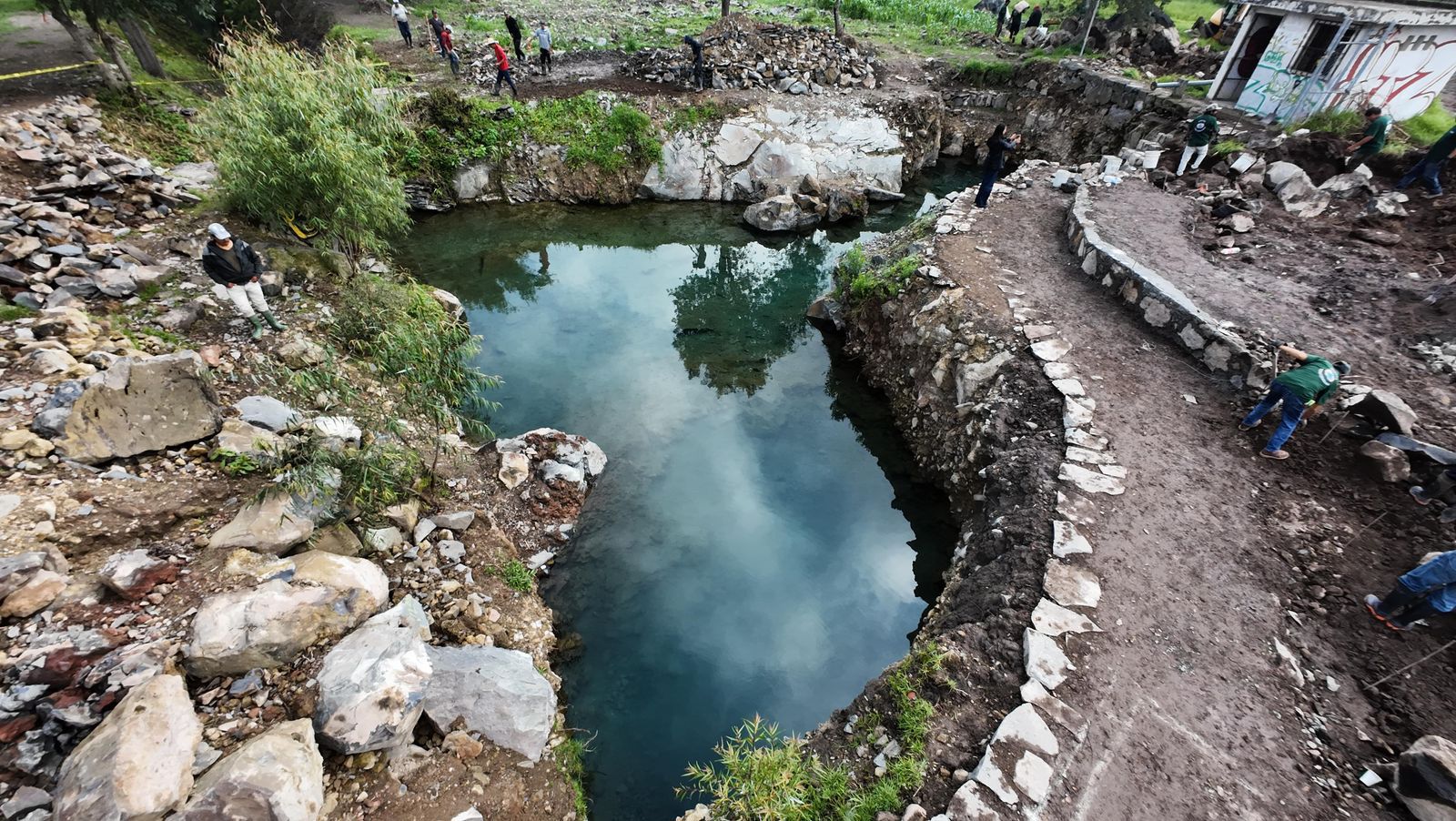 Continúa con éxito rescate y descubrimiento de nuevos manantiales en Pátzcuaro Continúa con éxito rescate y descubrimiento de nuevos manantiales en Pátzcuaro