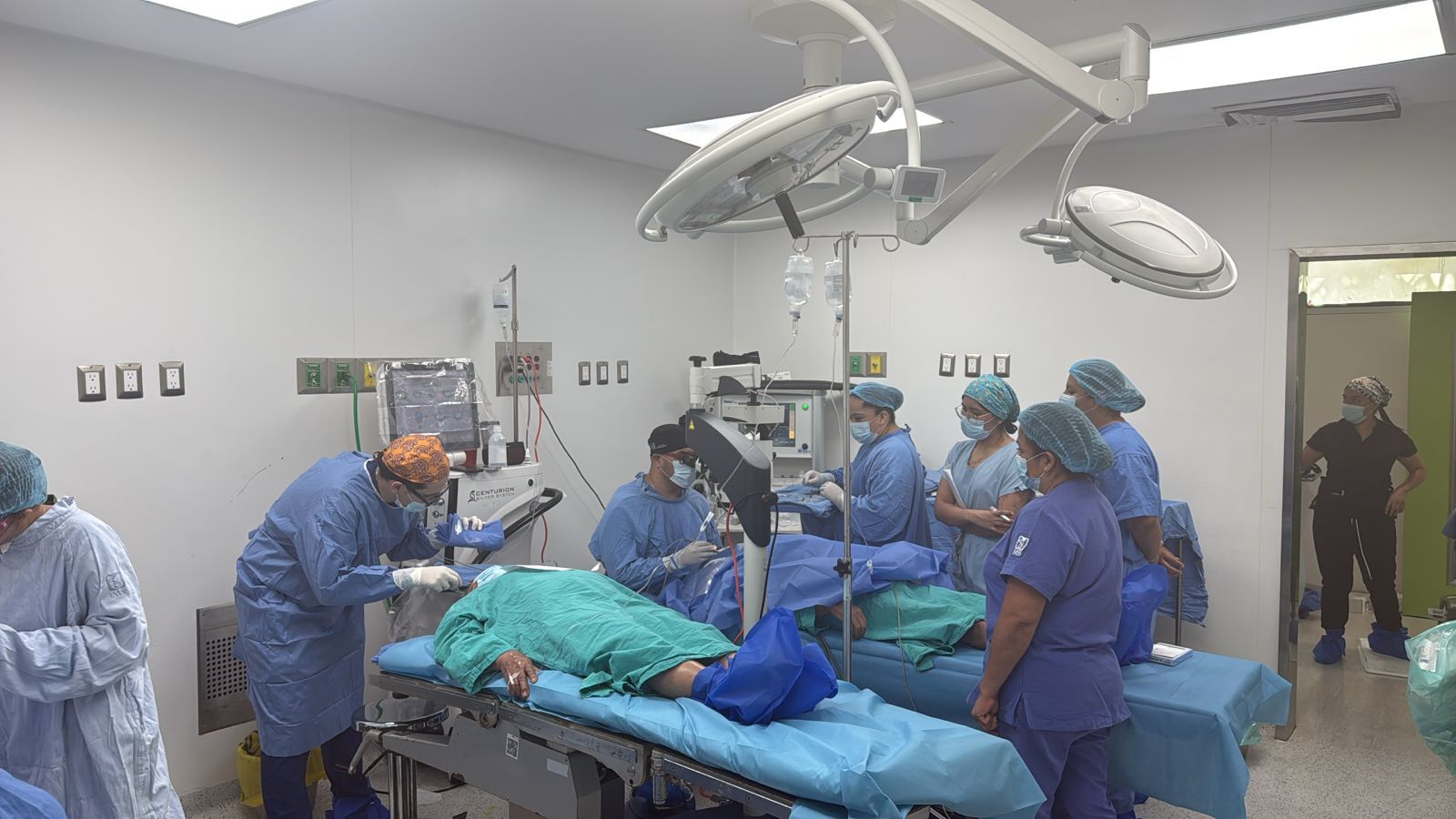 Jornada de oftalmología en Lázaro Cárdenas