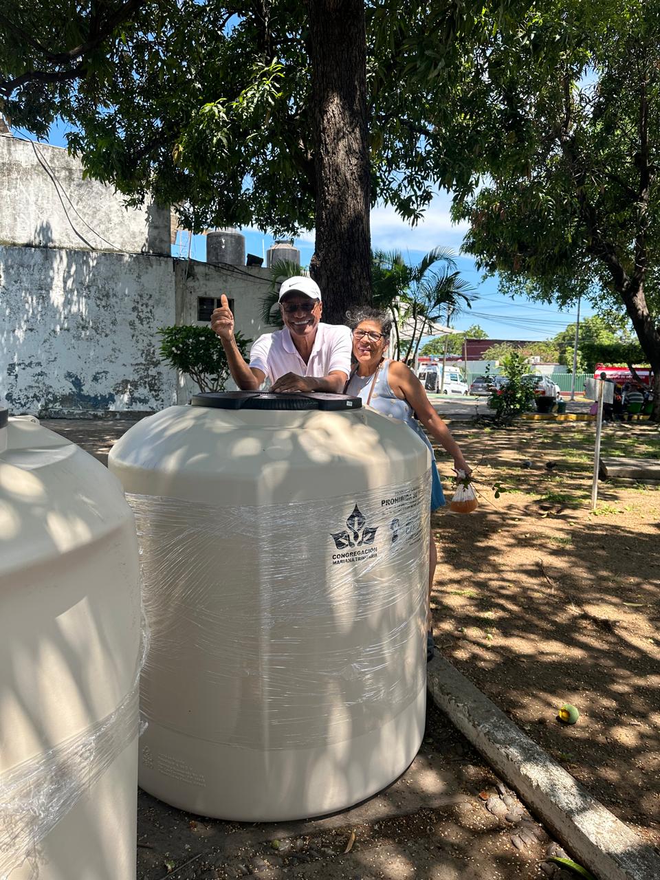Gobierno de Lázaro Cárdenas inicia entrega de cisterna, biodigestor y tinacos Gobierno de Lázaro Cárdenas inicia entrega de cisterna, biodigestor y tinacos