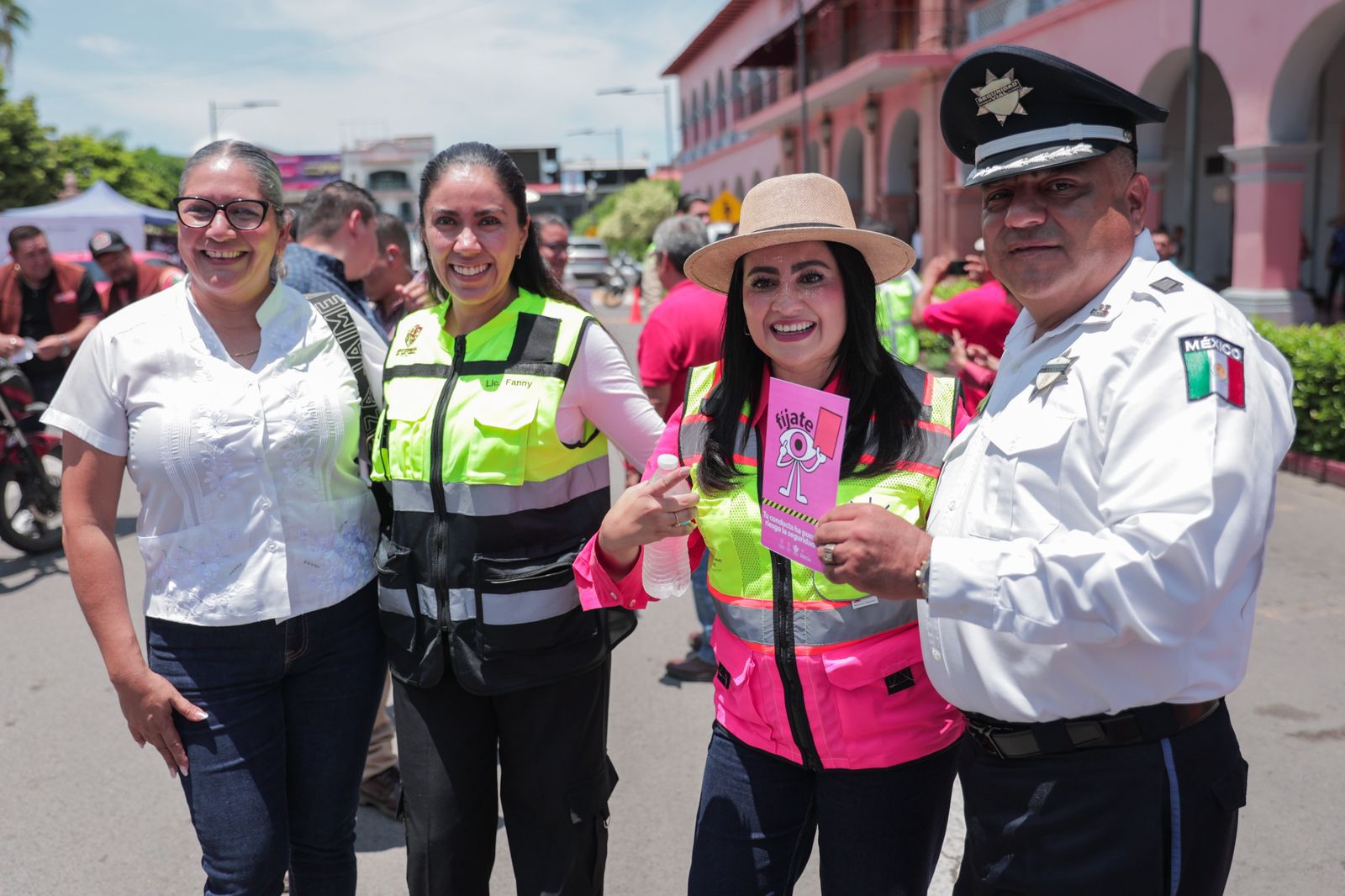 Gladyz Butanda suma 8 municipios a campaña vial ¡Fíjate Pues! Gladyz Butanda suma 8 municipios a campaña vial ¡Fíjate Pues!