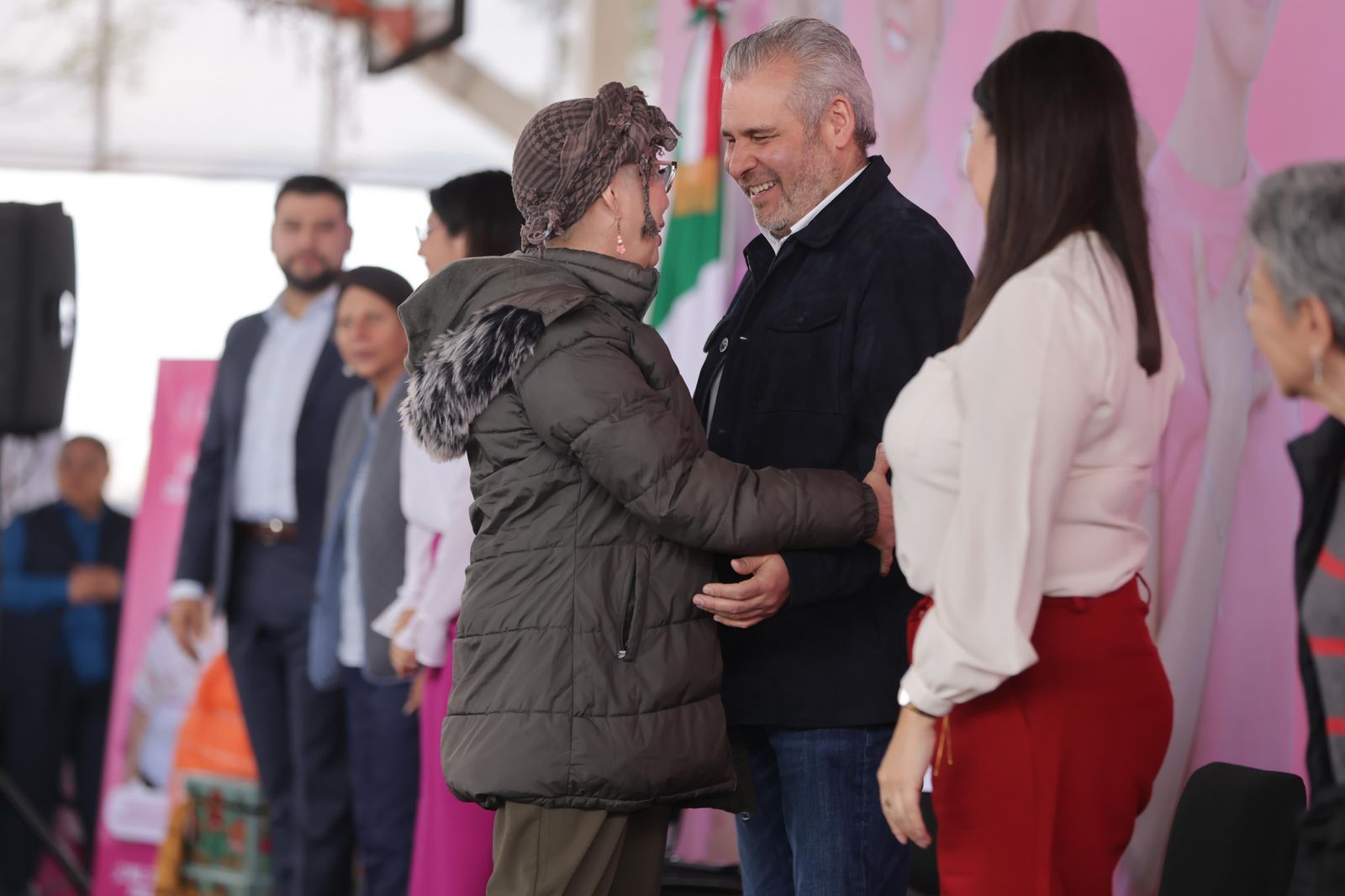 Programa pionero de atención al cáncer ha beneficiado a más de 700 niñas y niños y 2 mil 600 mujeres: Bedolla