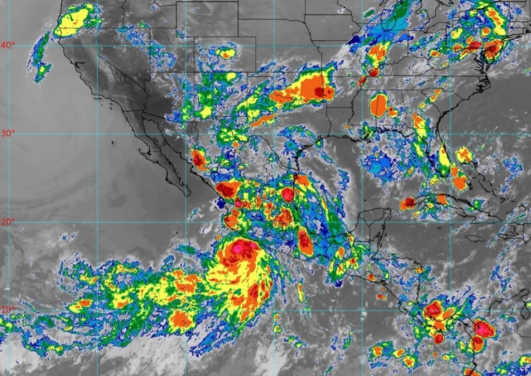 “Flossie” se aleja de Lázaro Cárdenas “Flossie” se aleja de Lázaro Cárdenas