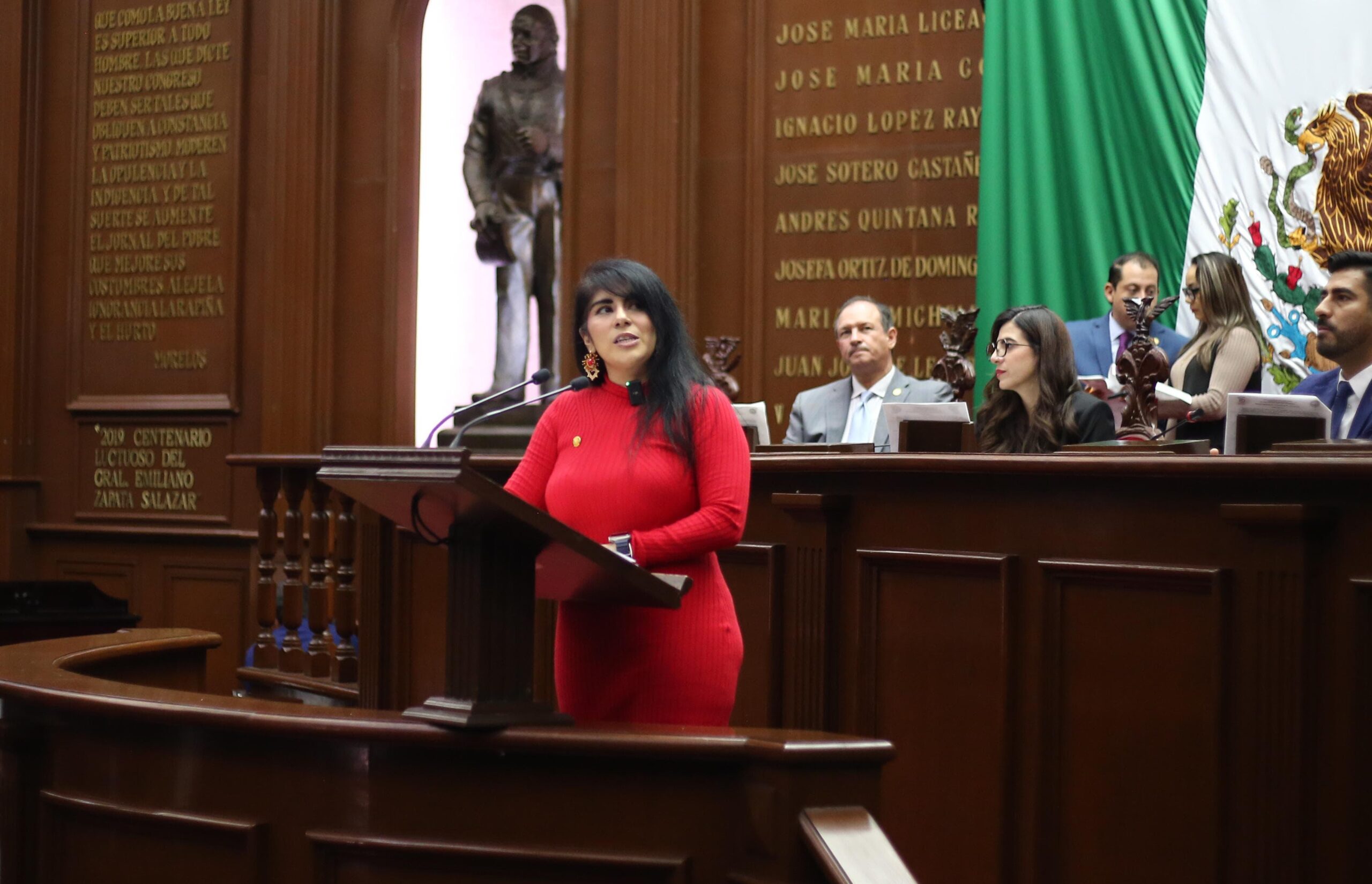 Garantizar intérpretes de señas en todas las oficinas públicas, propone Vanhe Caratachea Garantizar intérpretes de señas en todas las oficinas públicas, propone Vanhe Caratachea