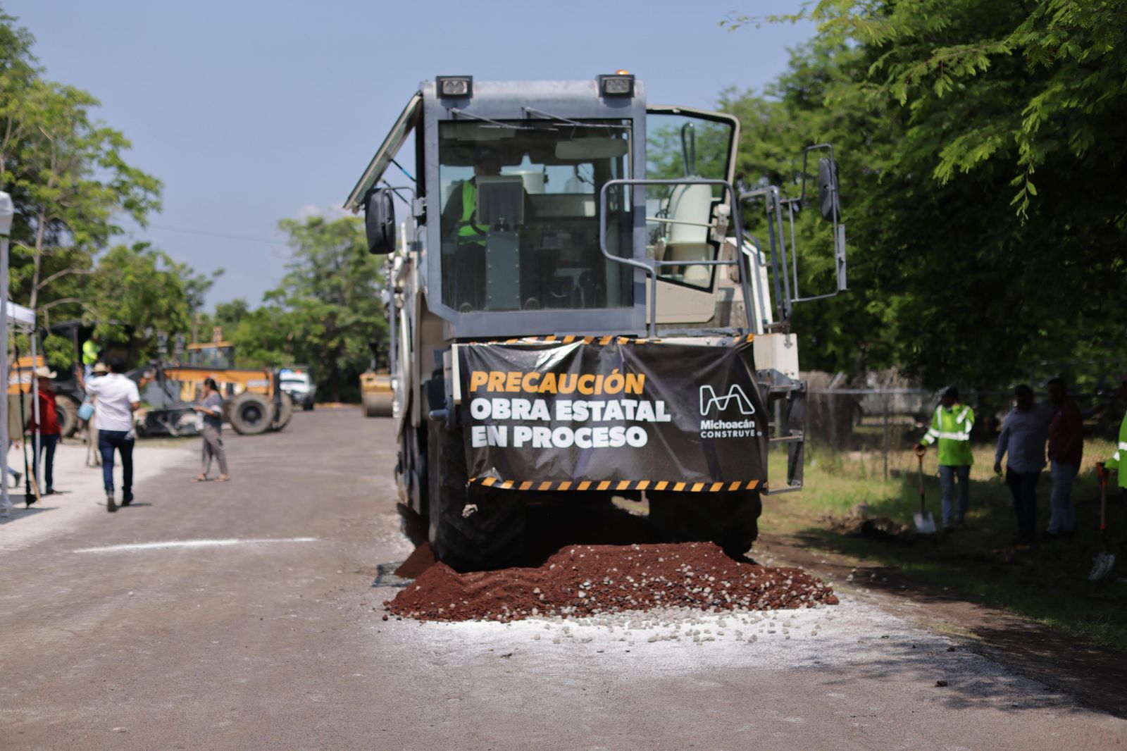 ARB arranca rehabilitación del tramo carretero Gabriel Zamora-Nuevo Urecho-Ario ARB arranca rehabilitación del tramo carretero Gabriel Zamora-Nuevo Urecho-Ario