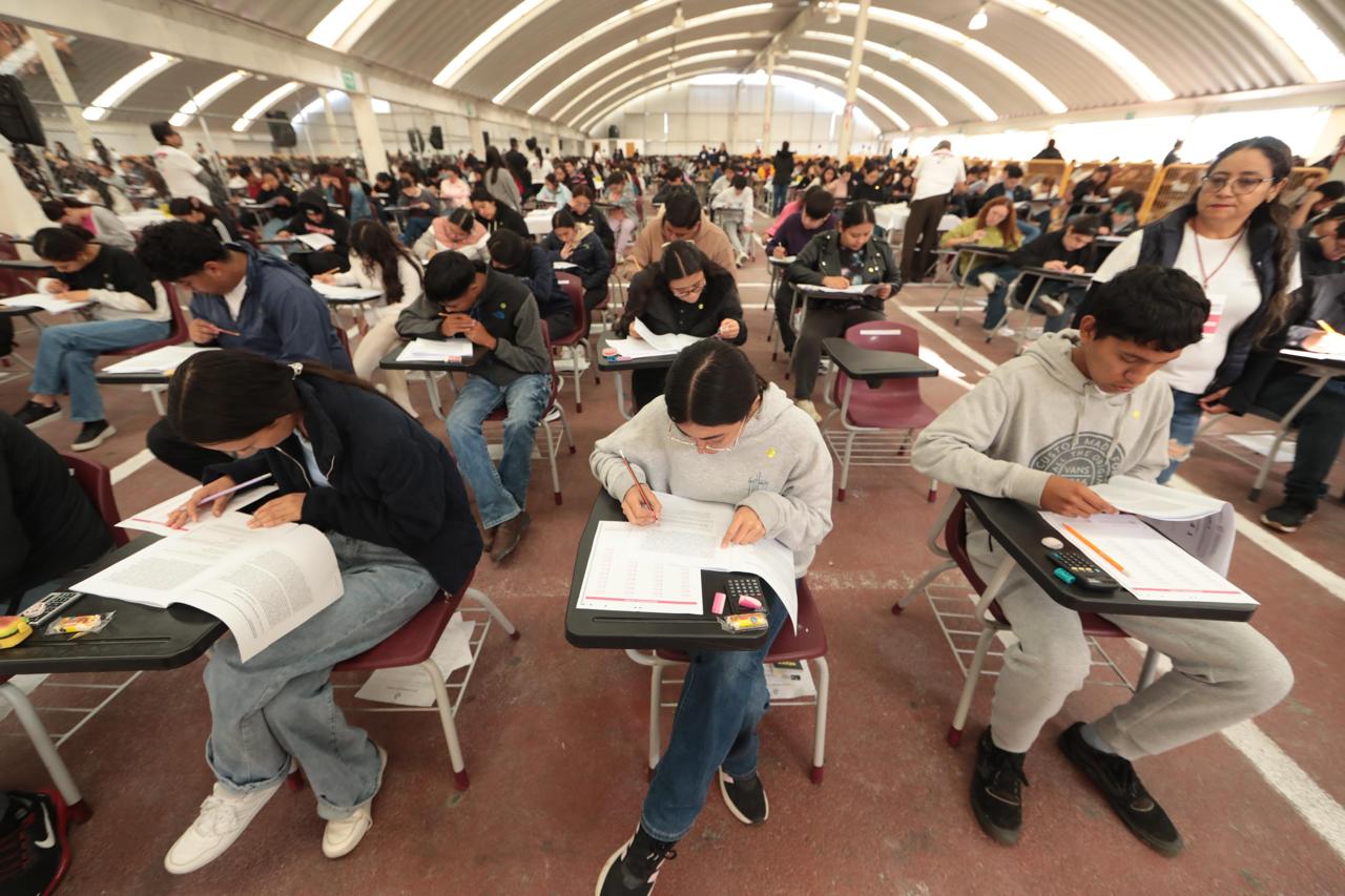 Concluyó en orden examen Ceneval de ingreso a Normales de Michoacán Concluyó en orden examen Ceneval de ingreso a Normales de Michoacán