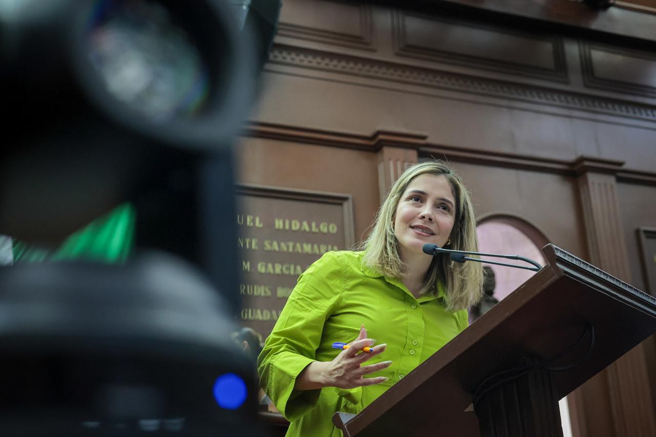 Plantea Brissa Arroyo que por ley se aplique la licencia de paternidad de manera obligatoria Plantea Brissa Arroyo que por ley se aplique la licencia de paternidad de manera obligatoria