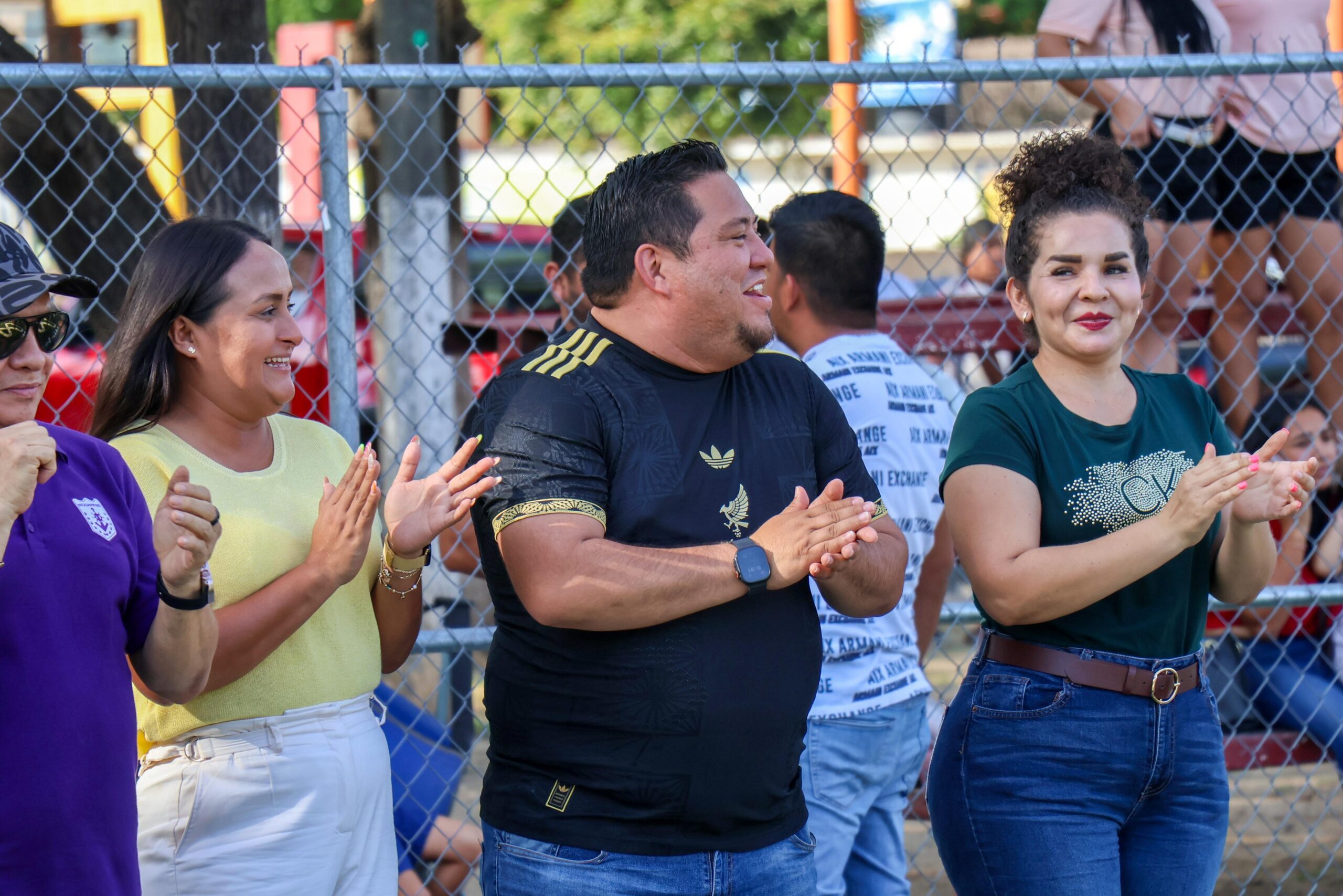 Autoridades de Lázaro Cárdenas inauguran torneo de futbol