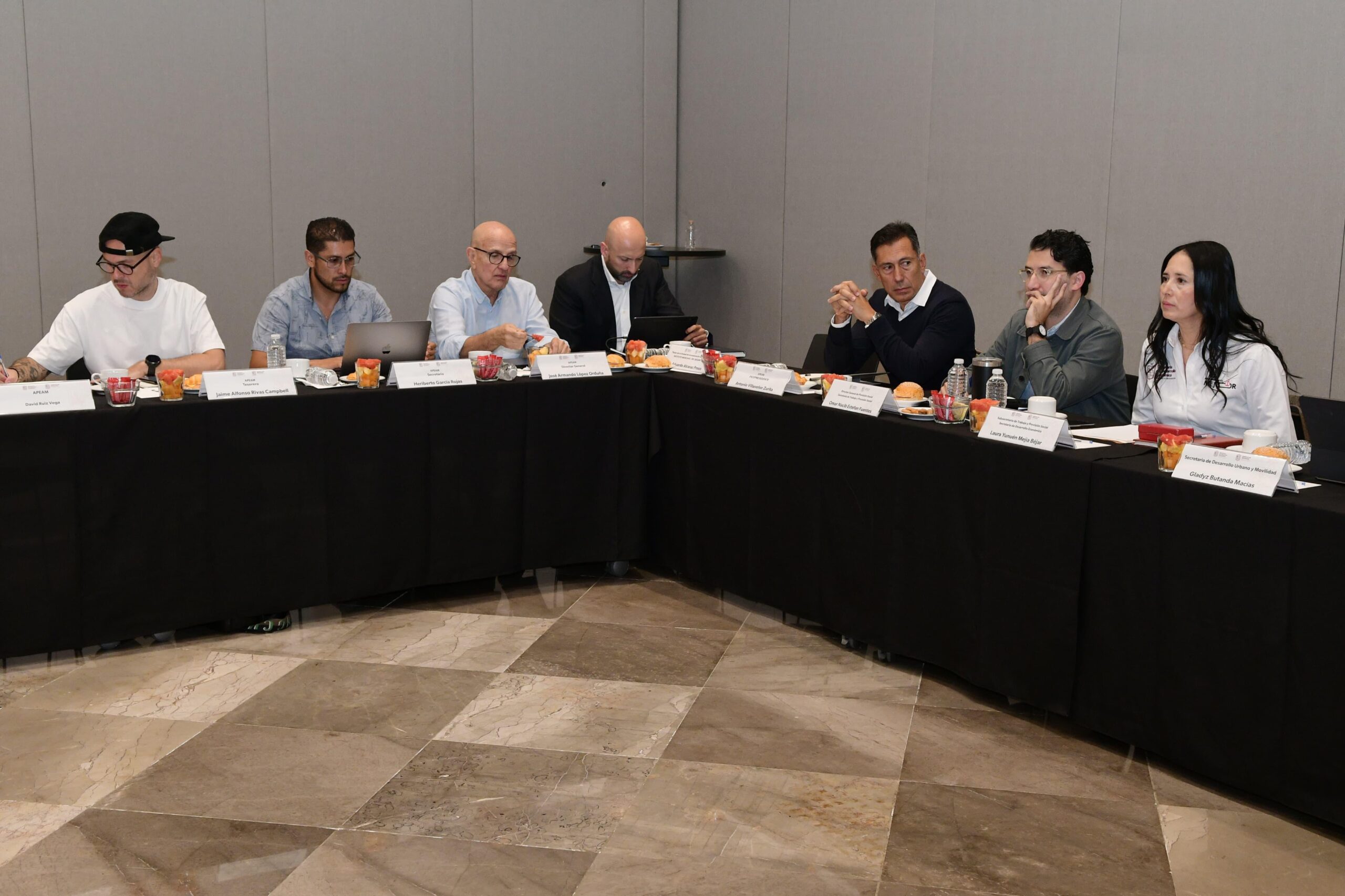 Avanza construcción de modelo laboral justo para sector aguacatero: Sedeco Avanza construcción de modelo laboral justo para sector aguacatero: Sedeco