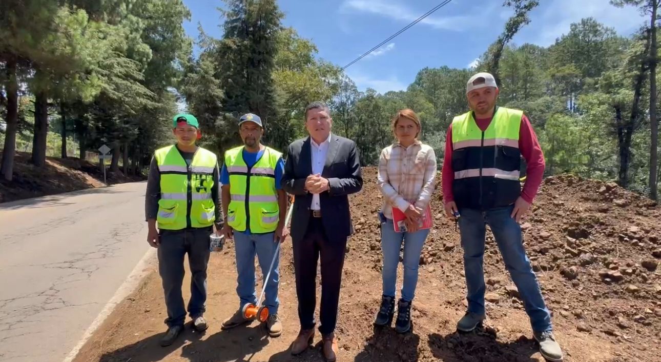 Celebra Vicente Gómez la realización de obras de rehabilitación carretera en el distrito XIX Celebra Vicente Gómez la realización de obras de rehabilitación carretera en el distrito XIX
