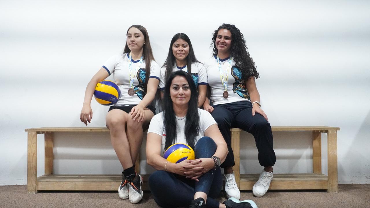 Tras 11 años, voleibol de playa nicolaita rompió con sequía de medalla en Universiada Nacional Tras 11 años, voleibol de playa nicolaita rompió con sequía de medalla en Universiada Nacional