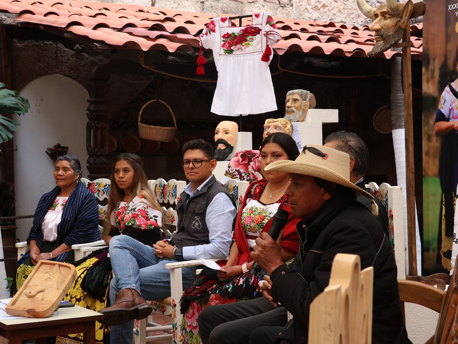 Pichátaro te espera para disfrutar de su feria del mueble y textil bordado: Casart