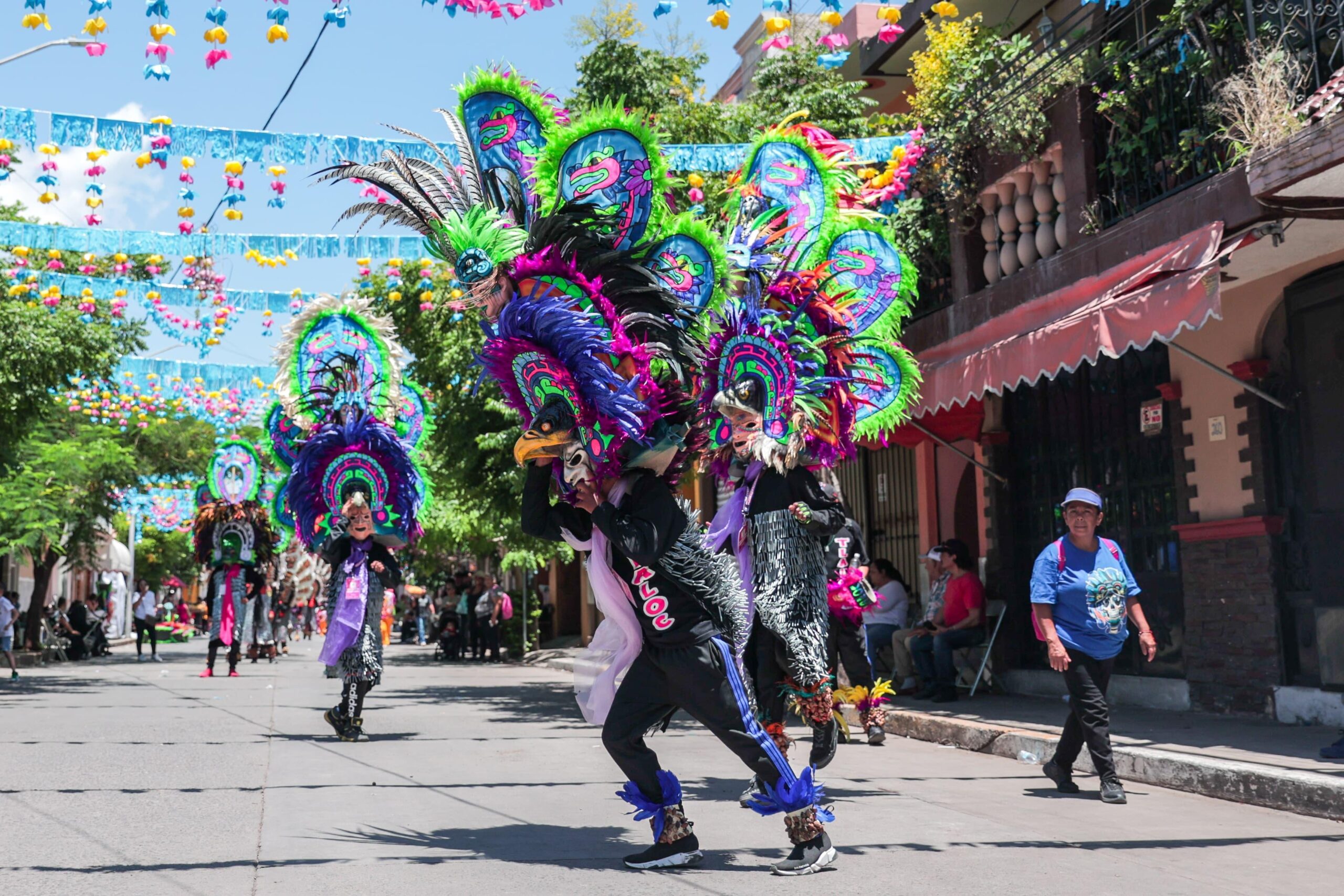 Más de 3 mil tlahualiles contagian de alegría, fiesta y fe las calles de Sahuayo Más de 3 mil tlahualiles contagian de alegría, fiesta y fe las calles de Sahuayo