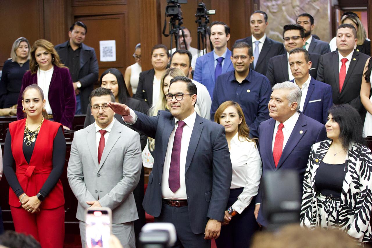 Legisladores nombran a Víctor Manuel Serrato como titular de la CEEAV Legisladores nombran a Víctor Manuel Serrato como titular de la CEEAV