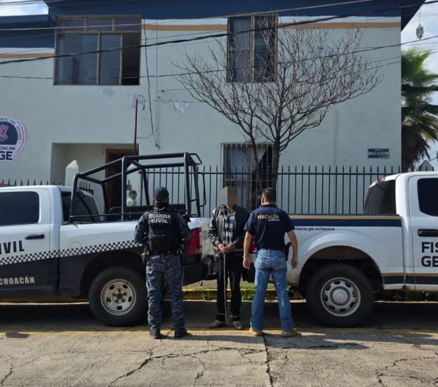 SSP y FGE detienen a hombre por homicidio calificado en Tacámbaro SSP y FGE detienen a hombre por homicidio calificado en Tacámbaro