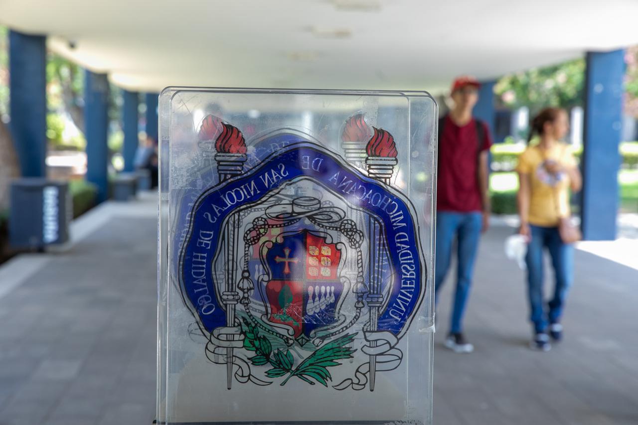 ¿Eres estudiante migrante y deseas continuar tu preparación en Michoacán?, la UMSNH te abre sus puertas ¿Eres estudiante migrante y deseas continuar tu preparación en Michoacán?, la UMSNH te abre sus puertas