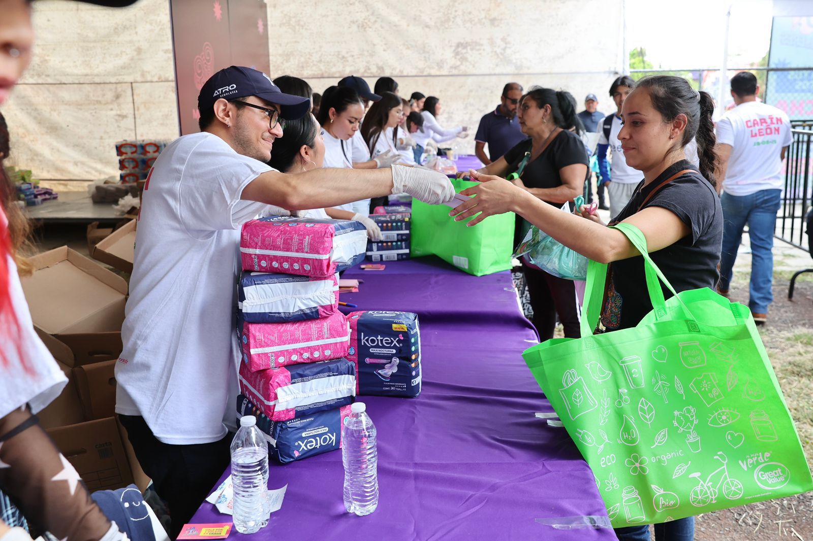 Gobierno de Michoacán distribuye millones de productos menstruales en primera fase de entrega Gobierno de Michoacán distribuye millones de productos menstruales en primera fase de entrega
