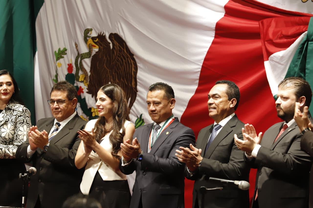 Congreso del Estado condecora a FGE con la presea “Suprema Junta Nacional Americana” Congreso del Estado condecora a FGE con la presea “Suprema Junta Nacional Americana”