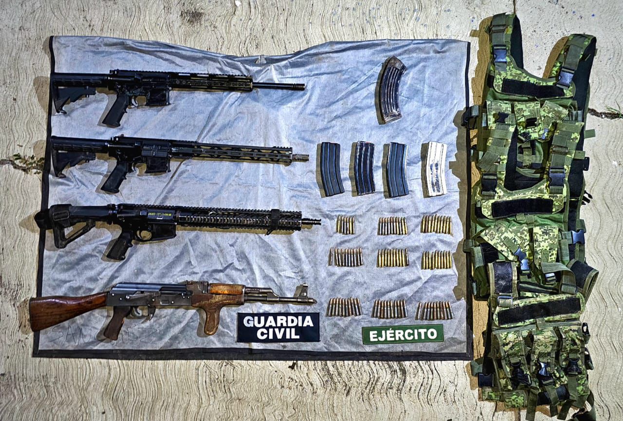 SSP asegura 4 fusiles, 4 vehículos y municiones en Operación Apatzingán: SSP SSP asegura 4 fusiles, 4 vehículos y municiones en Operación Apatzingán: SSP