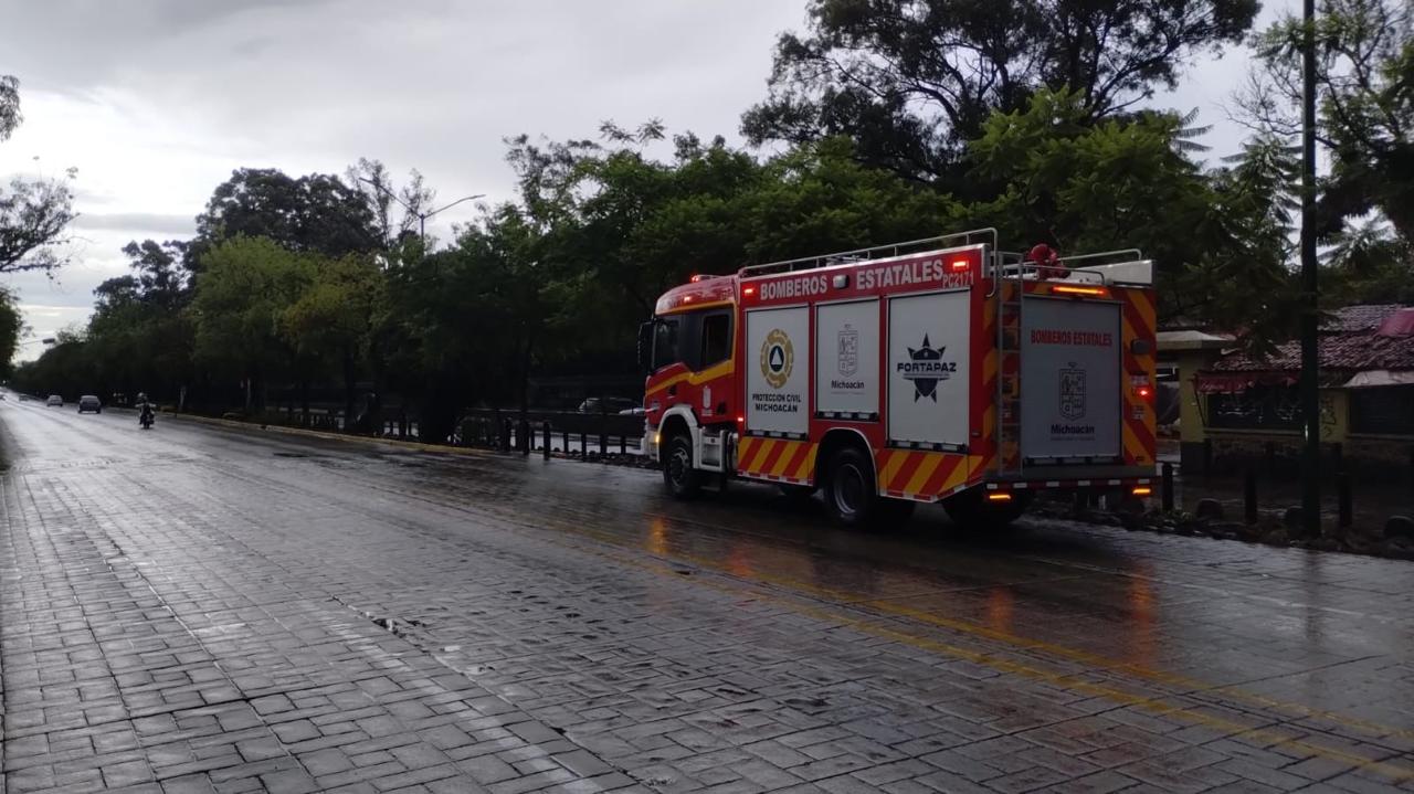 PC estatal refuerza operativo de prevención por desfogue de la presa de Cointzio PC estatal refuerza operativo de prevención por desfogue de la presa de Cointzio