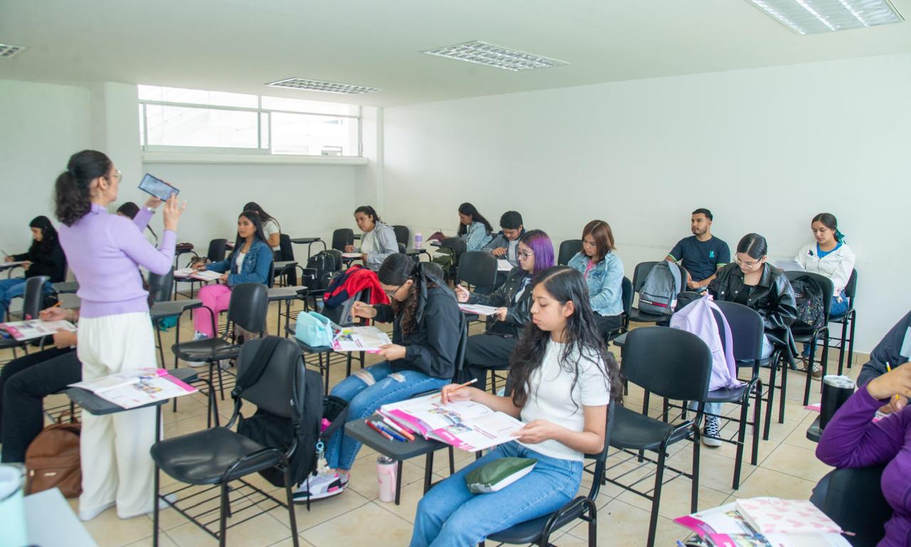 Histórico crecimiento de matrícula en Idiomas durante la gestión de Yarabí Ávila Histórico crecimiento de matrícula en Idiomas durante la gestión de Yarabí Ávila