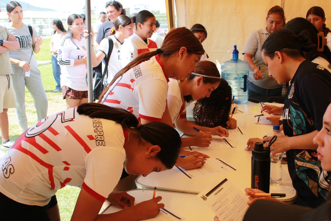 Cientos de aspirantes se registran en visoría del equipo femenil de TDP de la UMSNH Cientos de aspirantes se registran en visoría del equipo femenil de TDP de la UMSNH
