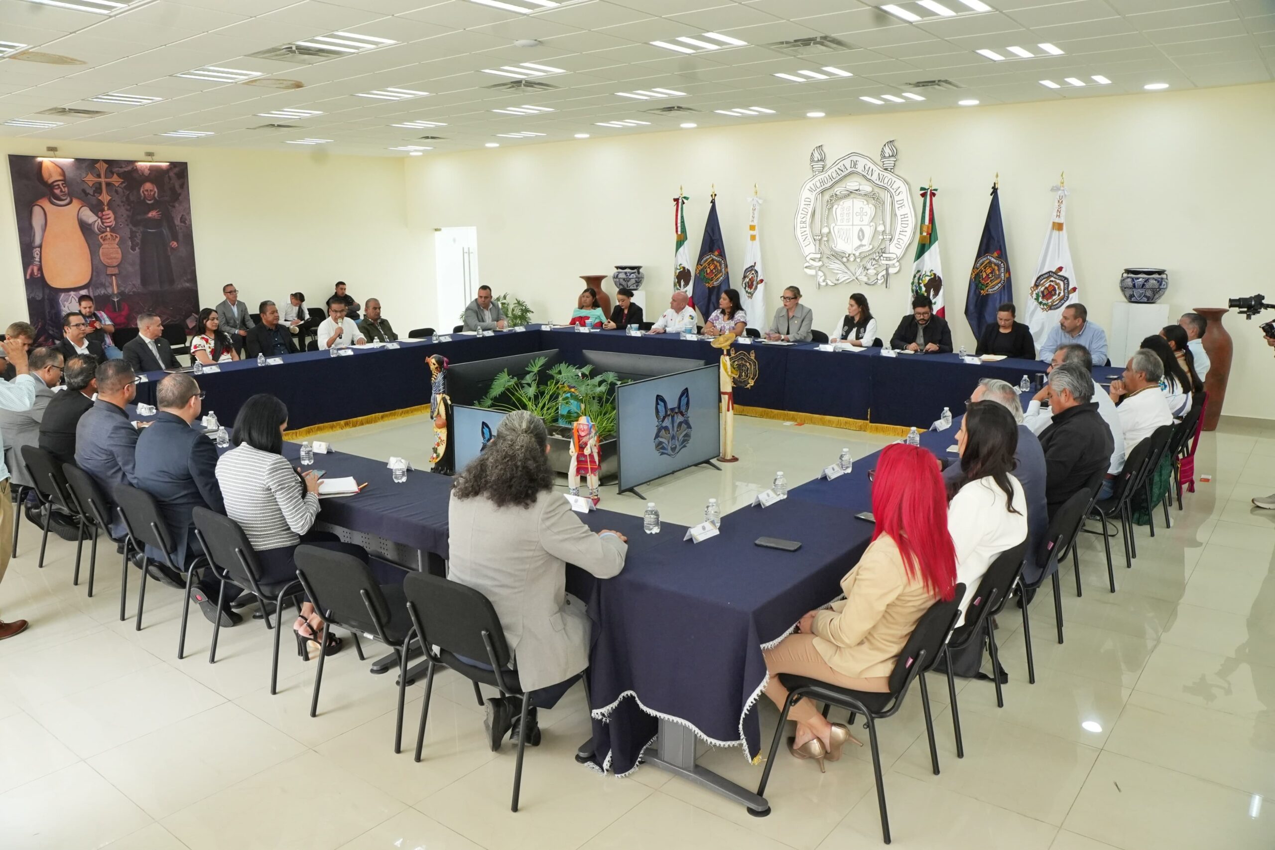 Recibe UMSNH a comunidades de pueblos originarios y hacen equipo para rescatar el Lago de Pátzcuaro Recibe UMSNH a comunidades de pueblos originarios y hacen equipo para rescatar el Lago de Pátzcuaro