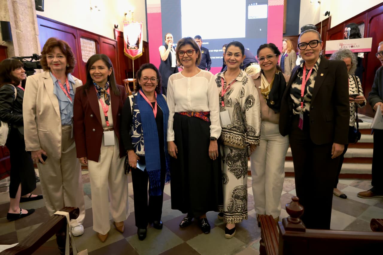 Yarabí Ávila asiste al 4° Encuentro de Rectoras; muestran unidad y cierran filas