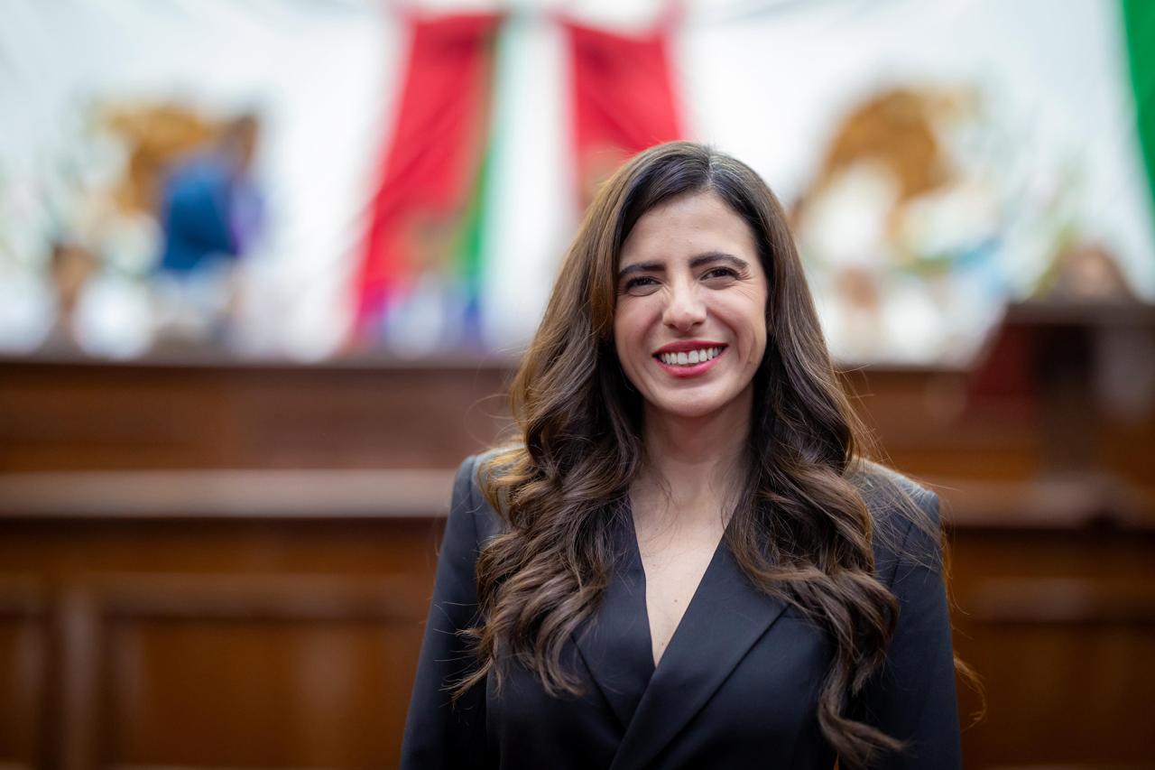 Giulianna Bugarini anuncia su Primer Informe Legislativo Giulianna Bugarini anuncia su Primer Informe Legislativo