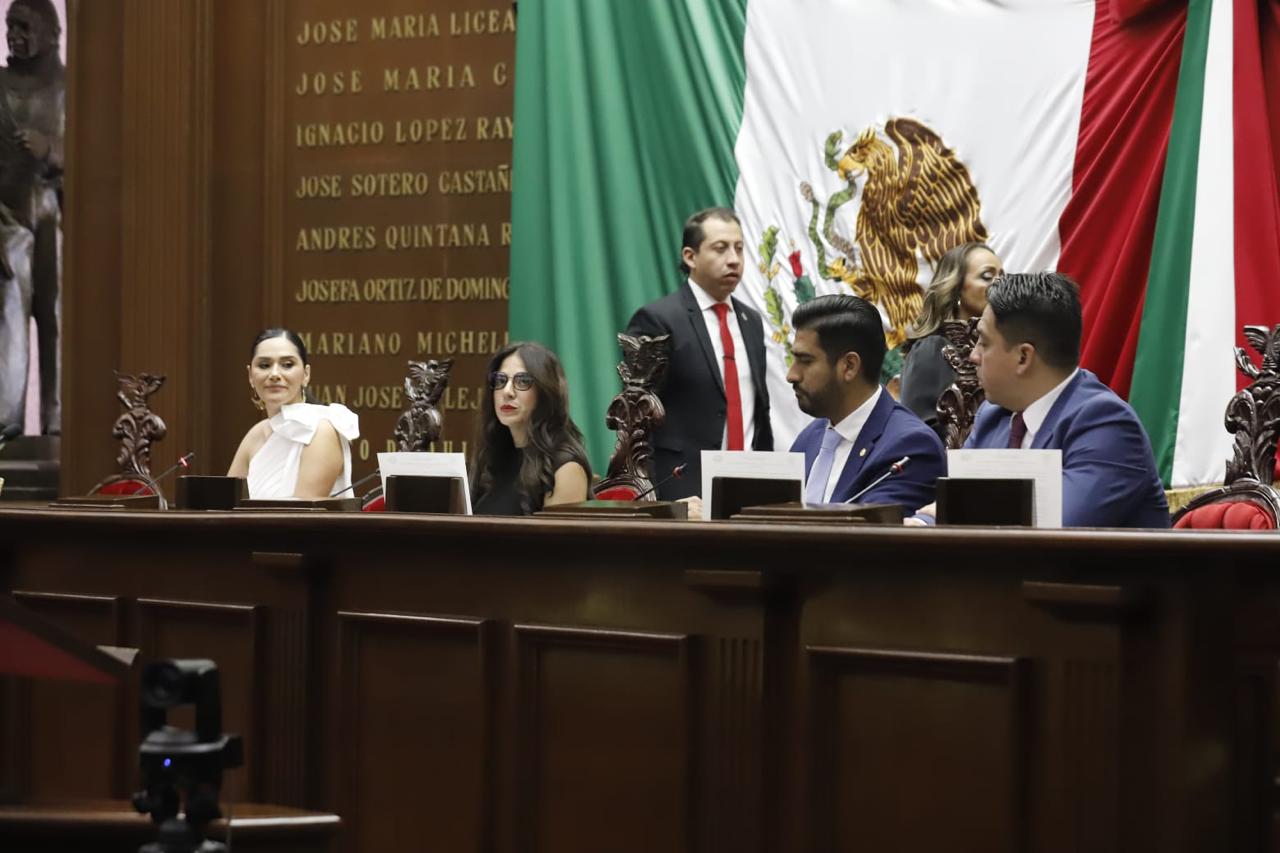 Presidencia del Congreso presenta informe del Primer Año Legislativo Presidencia del Congreso presenta informe del Primer Año Legislativo