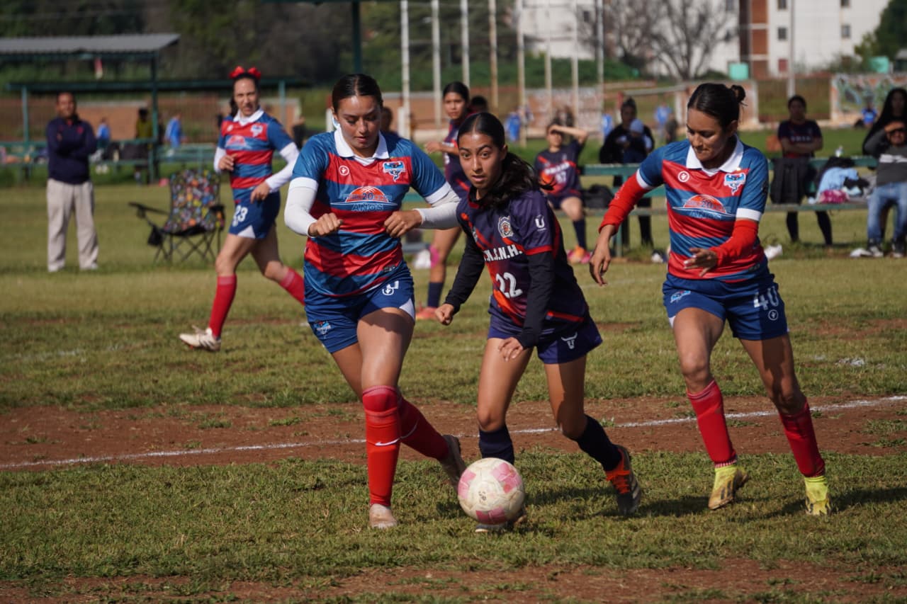 UMSNH se afianza en el liderato del Torneo de Verano UMSNH se afianza en el liderato del Torneo de Verano