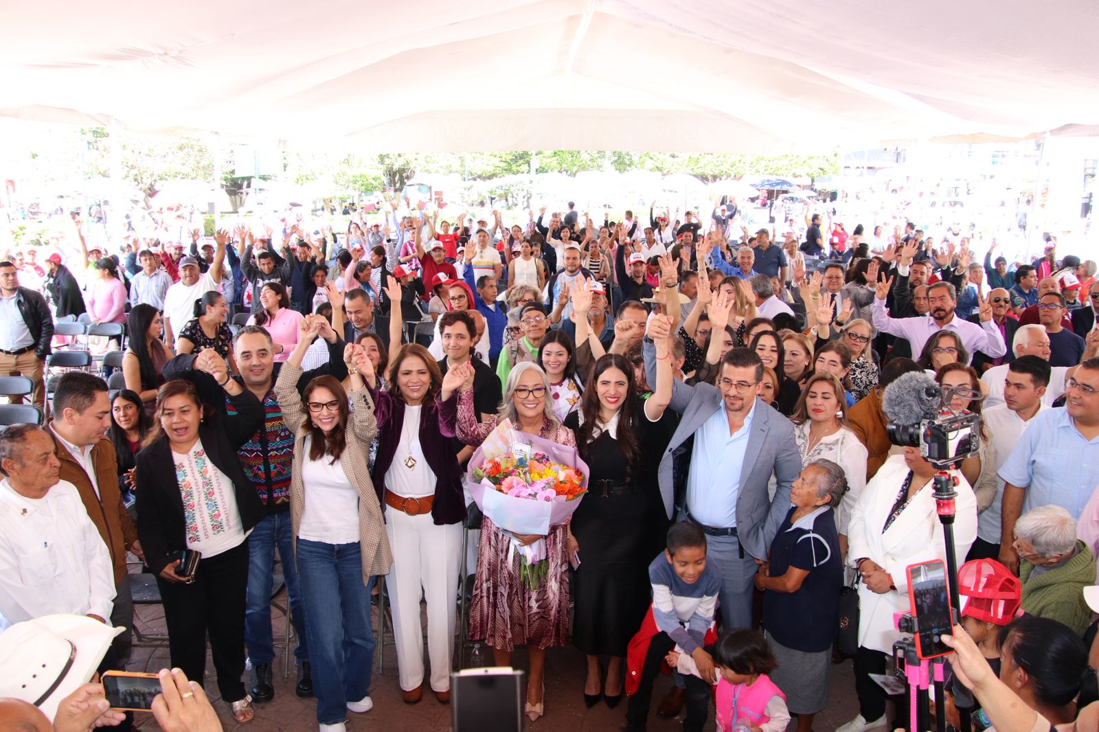 Emma Rivera rinde su primer informe legislativo en Zitácuaro Emma Rivera rinde su primer informe legislativo en Zitácuaro