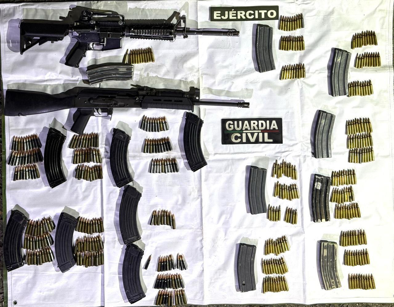 SSP asegura dos armas largas, vehículos y más de 400 cargadores en Quiroga SSP asegura dos armas largas, vehículos y más de 400 cargadores en Quiroga