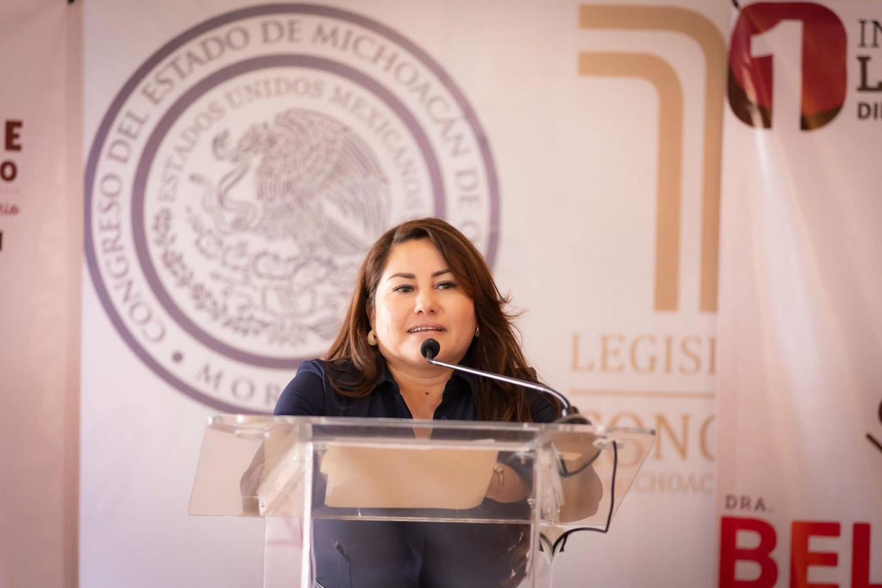 Jaqueline Avilés, al presentar su Primer Informe Legislativo, resalta iniciativas a favor de migrantes