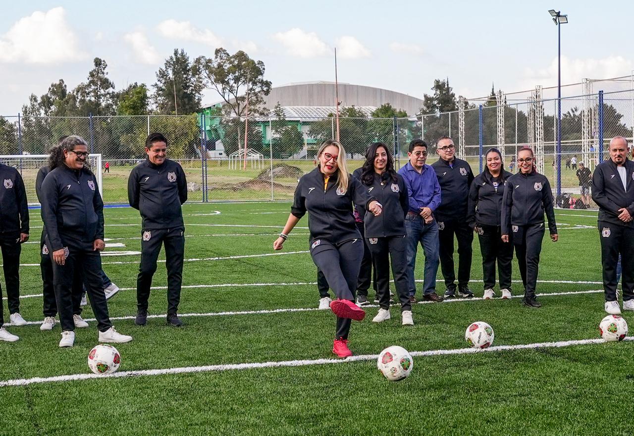 Yarabí Ávila inaugura cancha de fútbol 7 en beneficio de la comunidad nicolaita