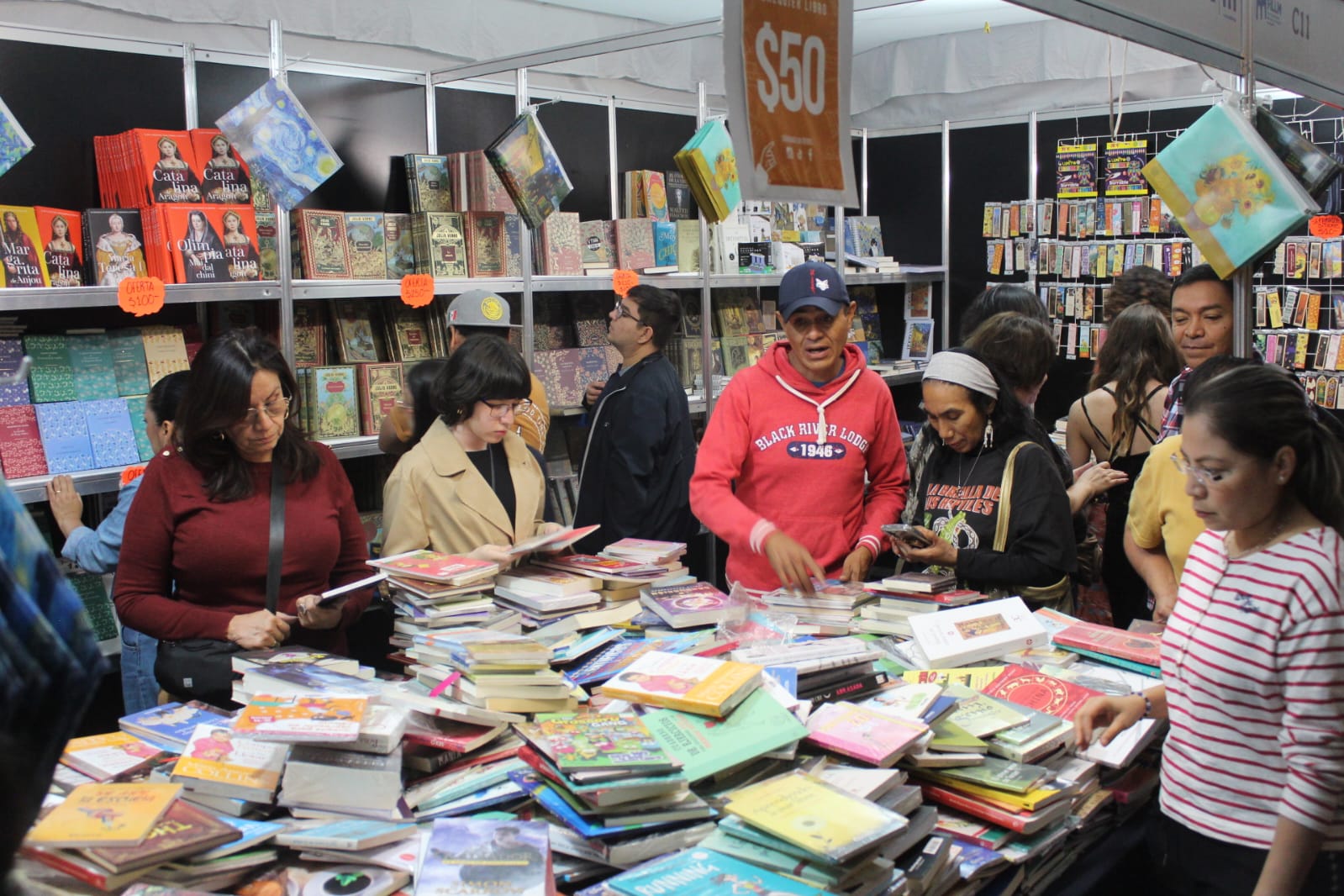Libreros y editoriales, con excelentes resultados en Feria Internacional del Libro y la Lectura de Morelia Libreros y editoriales, con excelentes resultados en Feria Internacional del Libro y la Lectura de Morelia