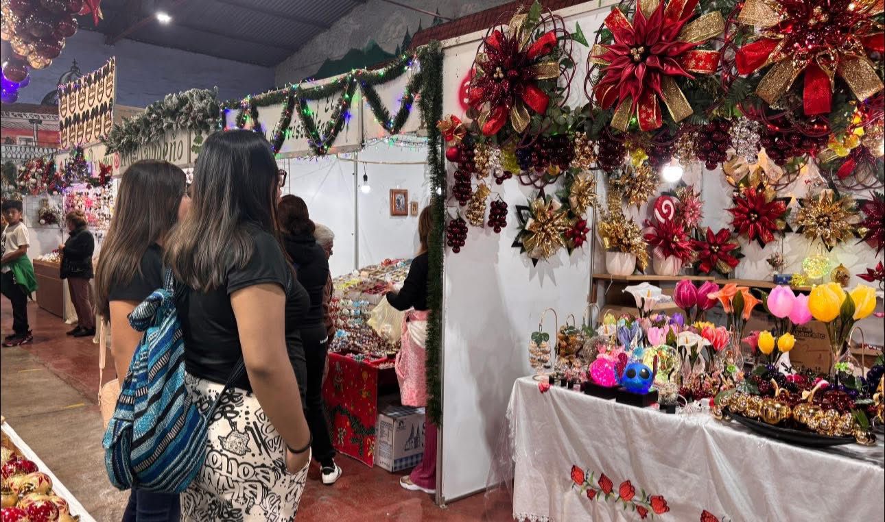 La magia de la Navidad se vive en Tlalpujahua con la Feria de la Esfera: Sectur