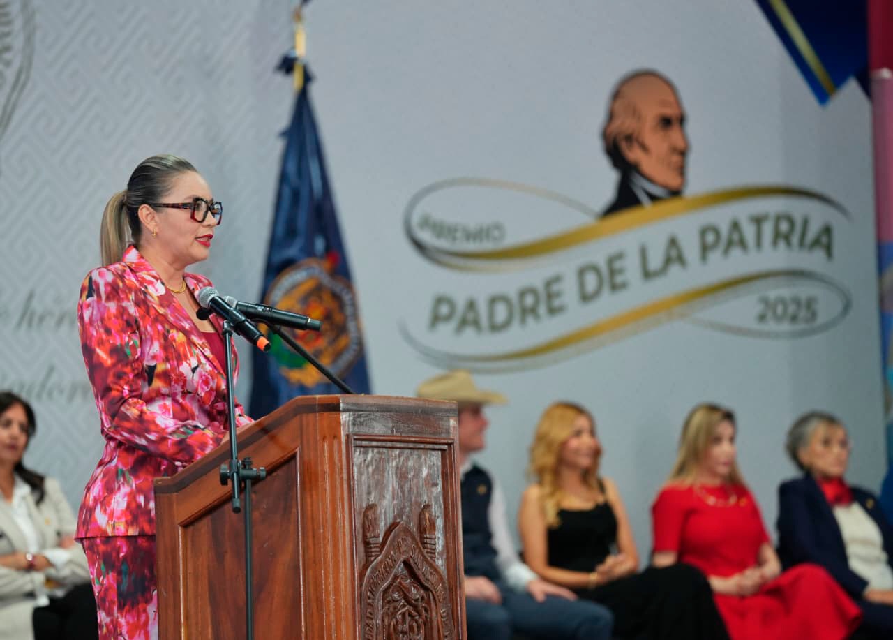 Sigamos construyendo en equipo y con equidad una Universidad Michoacana fuerte y profundamente humana: Yarabí Ávila Sigamos construyendo en equipo y con equidad una Universidad Michoacana fuerte y profundamente humana: Yarabí Ávila